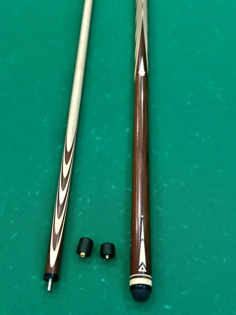 bilyardnyj-kij-10-zapilov-palisandr-luczkij-inkrustacziya-4-scaled