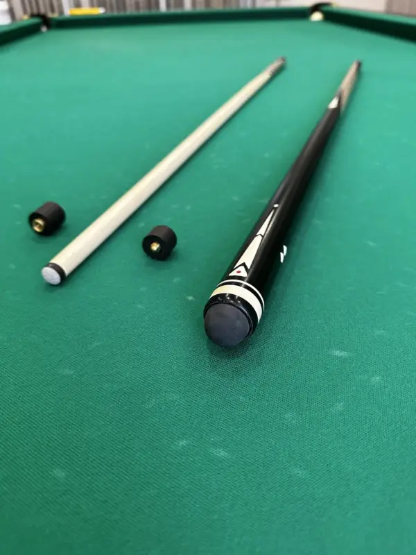 bilyardnyj-kij-16-tonkih-zapilov-eben-inkrustacziya-4-scaled