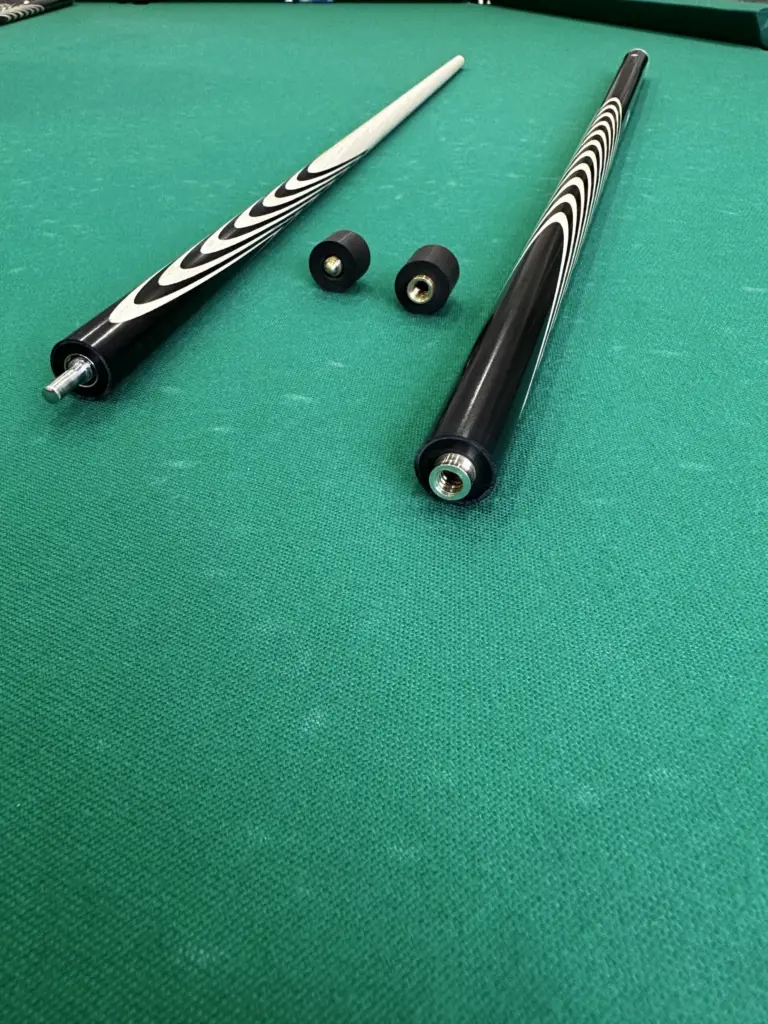 bilyardnyj-kij-16-tonkih-zapilov-eben-inkrustacziya-perlamutr-2-scaled