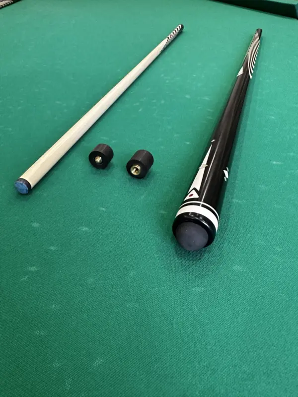 bilyardnyj-kij-16-tonkih-zapilov-eben-inkrustacziya-perlamutr-5-scaled