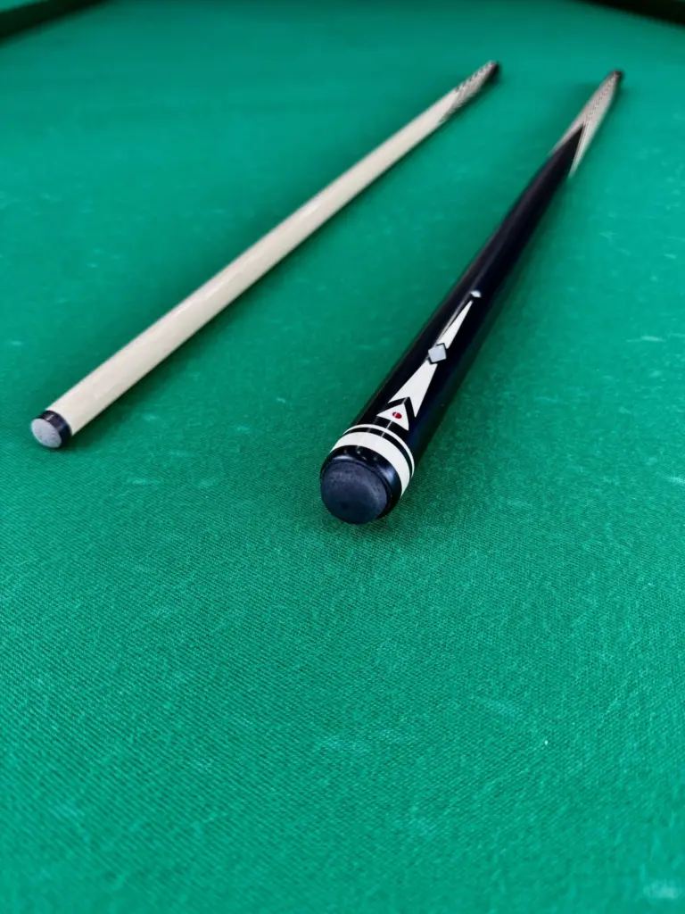 Білярдний-кий-16-запилов-черний-граб-інкрустація-перламутр-3-луска