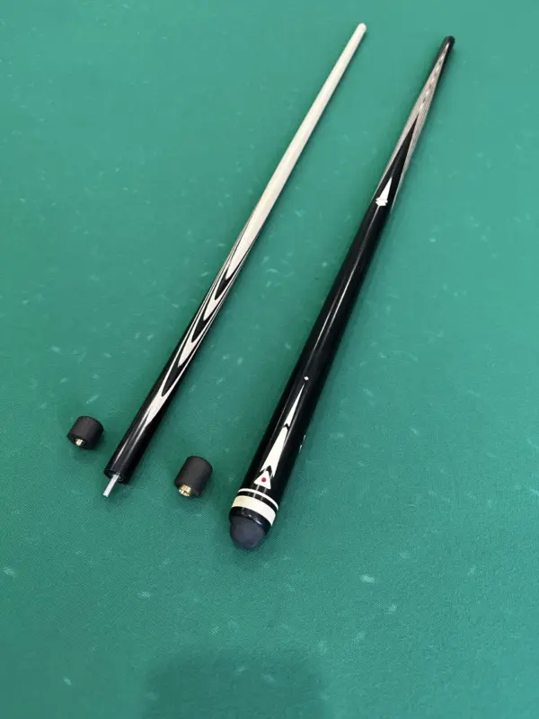 bilyardnyj-kij-8-dlinnyh-tonkih-zapilov-eben-inkrustacziya-2-scaled