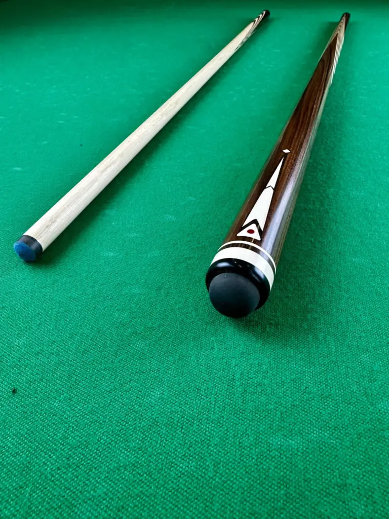 bilyardnyj-kij-8-dlinnyh-zapilov-palisandr-luczkij-inkrustacziya-treugolnik-4-scaled