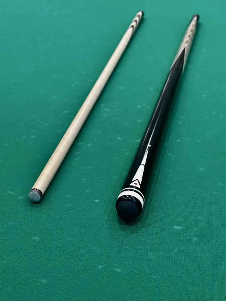 bilyardnyj-kij-8-zapilov-chernyj-grab-inkrustacziya-3-scaled