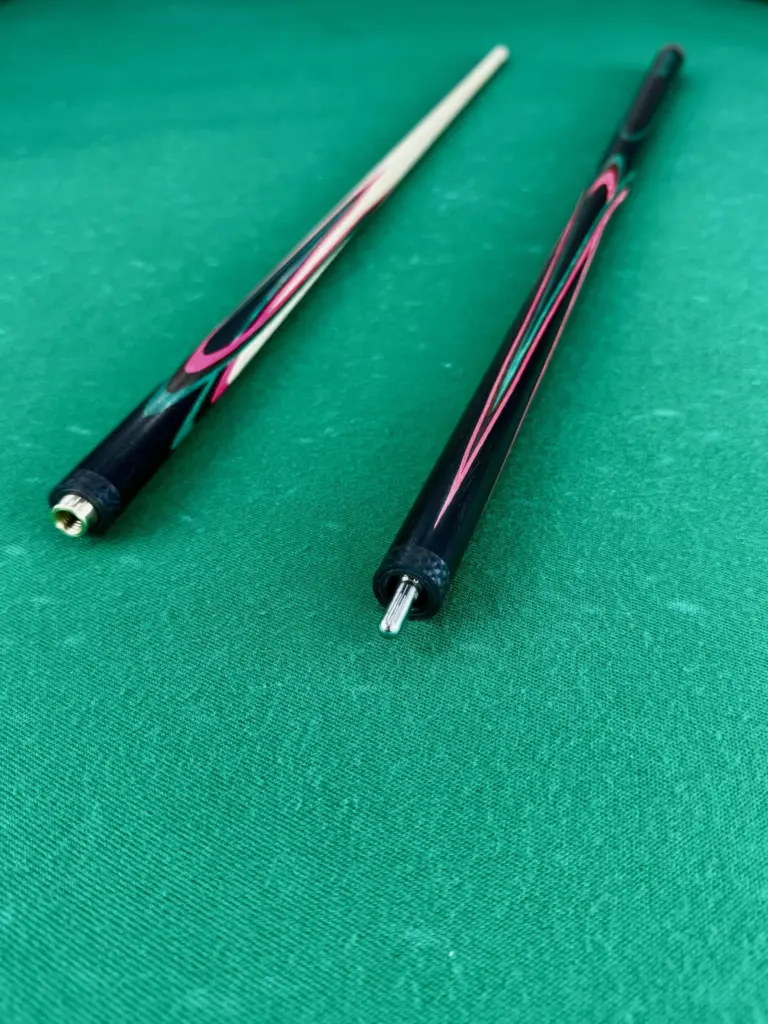 Більярдний кий Чорний граб + багряний + зелений + венге 4-променевий натяг AS (4)|Більярдний кий Квітка (папуга) чорний граб + багряний + зелений + венге 4-променевий натяг AS (1)|більярдний кий Квітка (папуга) чорний граб + багряний + зелений + венге 4 радіальне натягування AS (2)|більярдний кий Чорний граб + багряний + зелений + венге 4 променевий напруга AS (3)