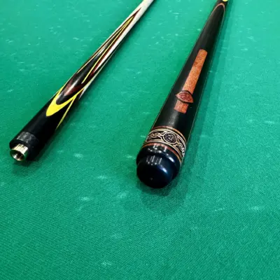 Більярдний кий Квітка (папуга) чорний + жовтий + червоний граб 4-променевий натяг AS изображение