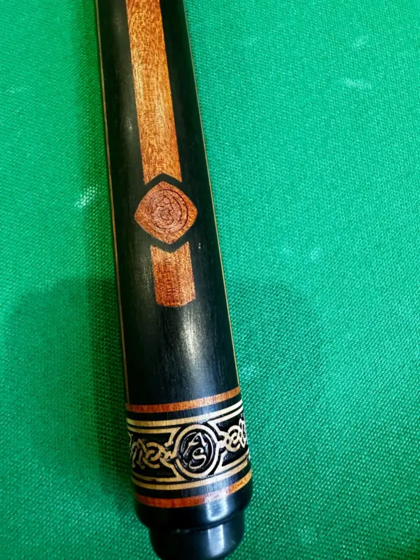 Білярний-кий-чветокпопугай-черний-жовтий-красний-граб-4-лучевий-напряженний-ас-6-масштабований