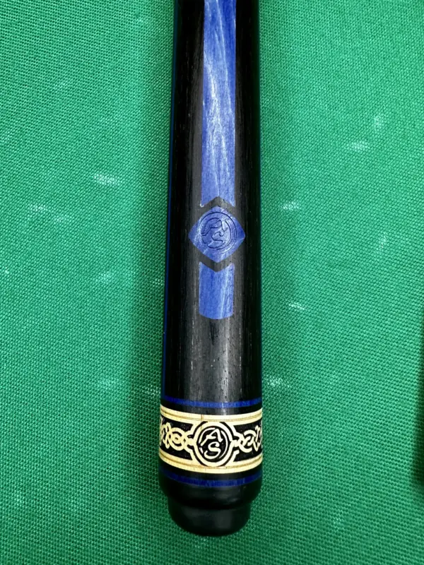 bilyardnyj-kij-czvetokpopugaj-eben-4-luchevoj-napryazhennyj-as-5-scaled