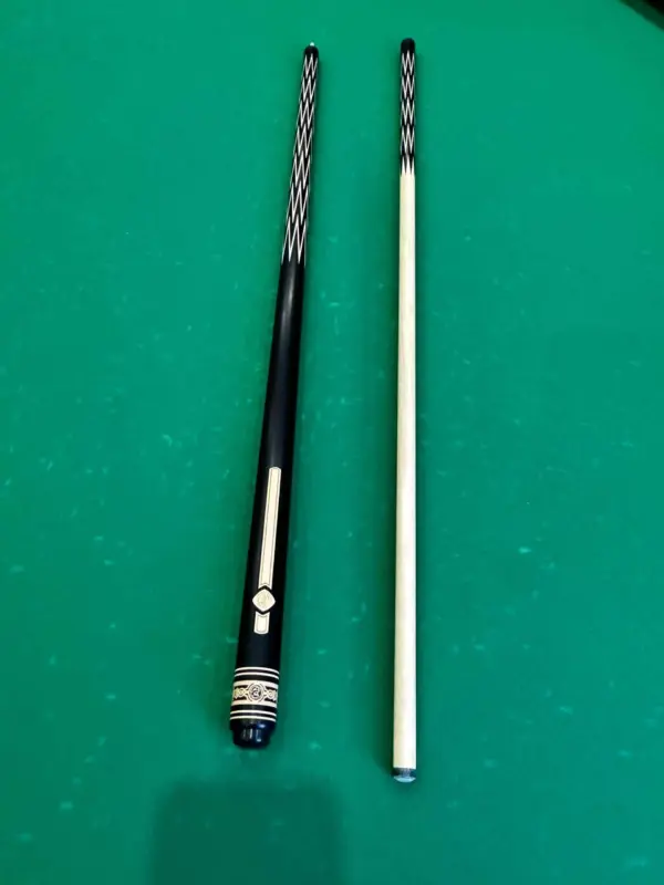 bilyardnyj-kij-korona-vosmi-perevaya-chernyj-grab-1-scaled