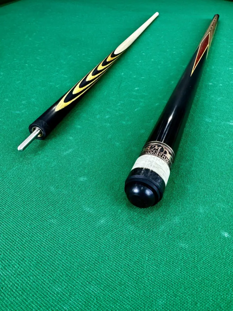 Більярдний кий Миколаєнко: 12 вирізів: Чорний граб з вставками Падук (2)|Більярдний кий Ніколаєнко, 12 вирізів, Чорний граб з вставками Падук (1)|Більярдний кий Миколаенко 12 вирізів, Чорний граб з вставками Падука (3)