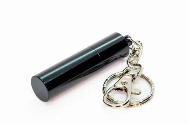 brelok-instrument-dlya-perforaczii-naklejki-chernyj-2-1-scaled-2