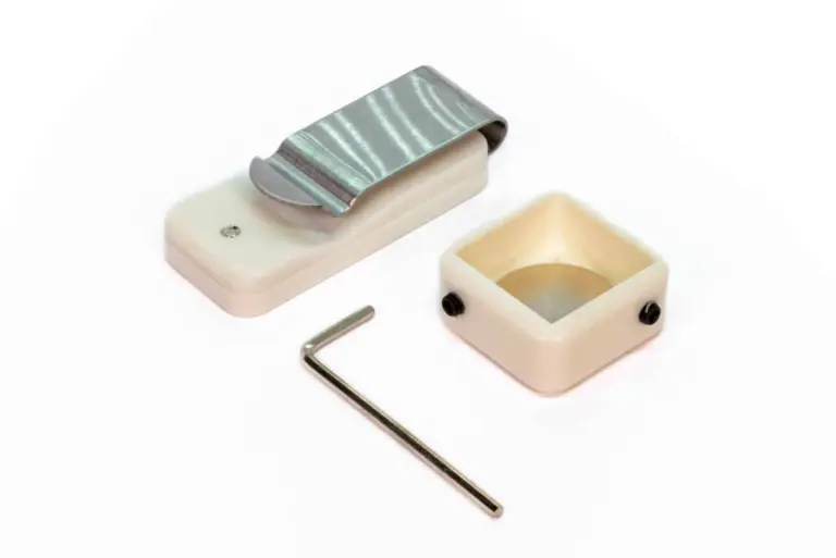 derzhatel-dlya-mela-omin-belyj-2-scaled-2