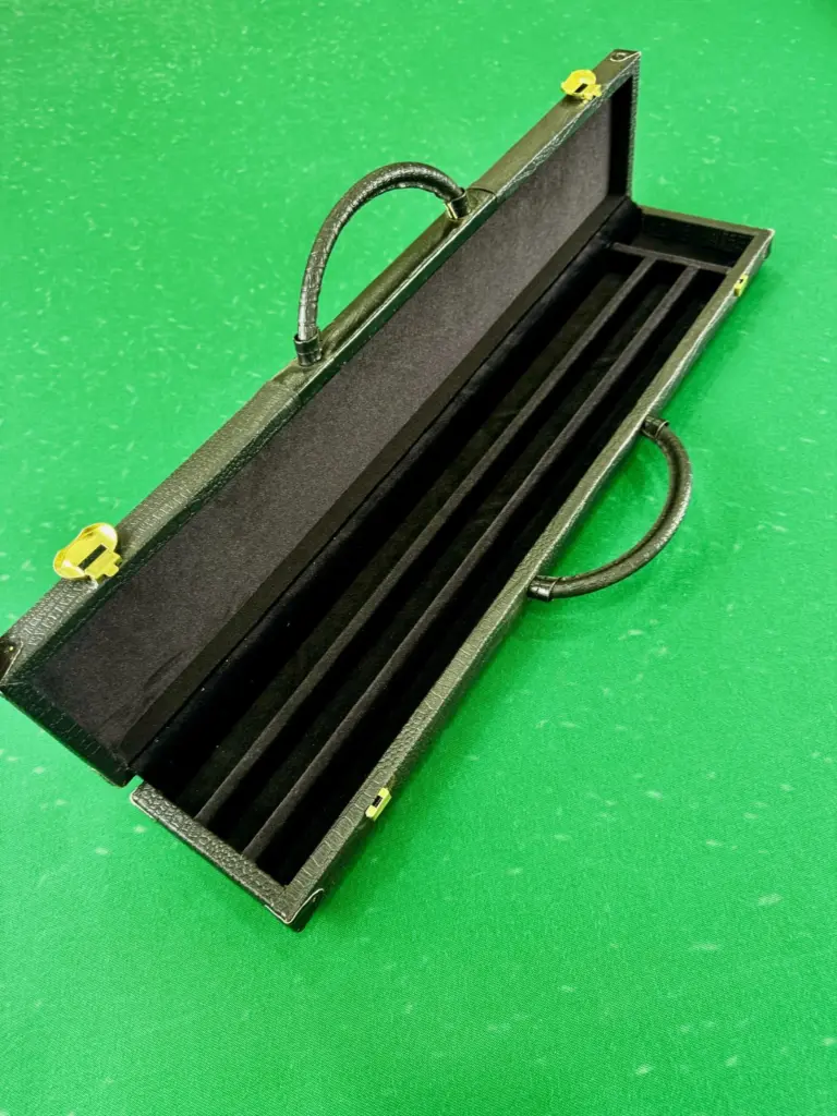 Кейс-для-трехставного-білярного-кія-черний-1шт-3-луска