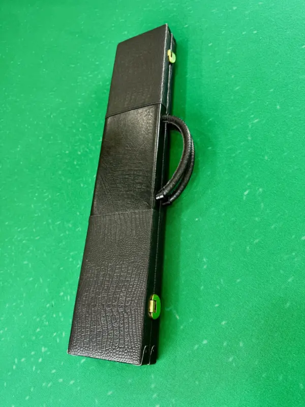 Kejs-dlya-trehsostavnogo-bilyardnogo-kiya-chernyj-1sht-4-луска