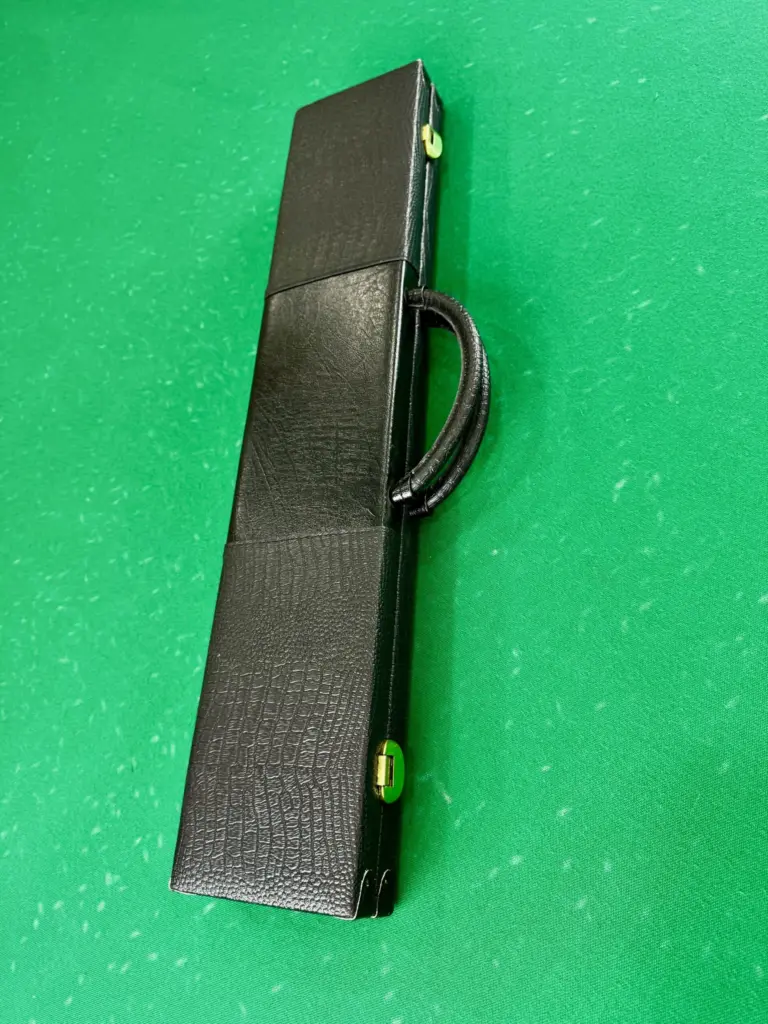 Kejs-dlya-trehsostavnogo-bilyardnogo-kiya-chernyj-1sht-4-луска