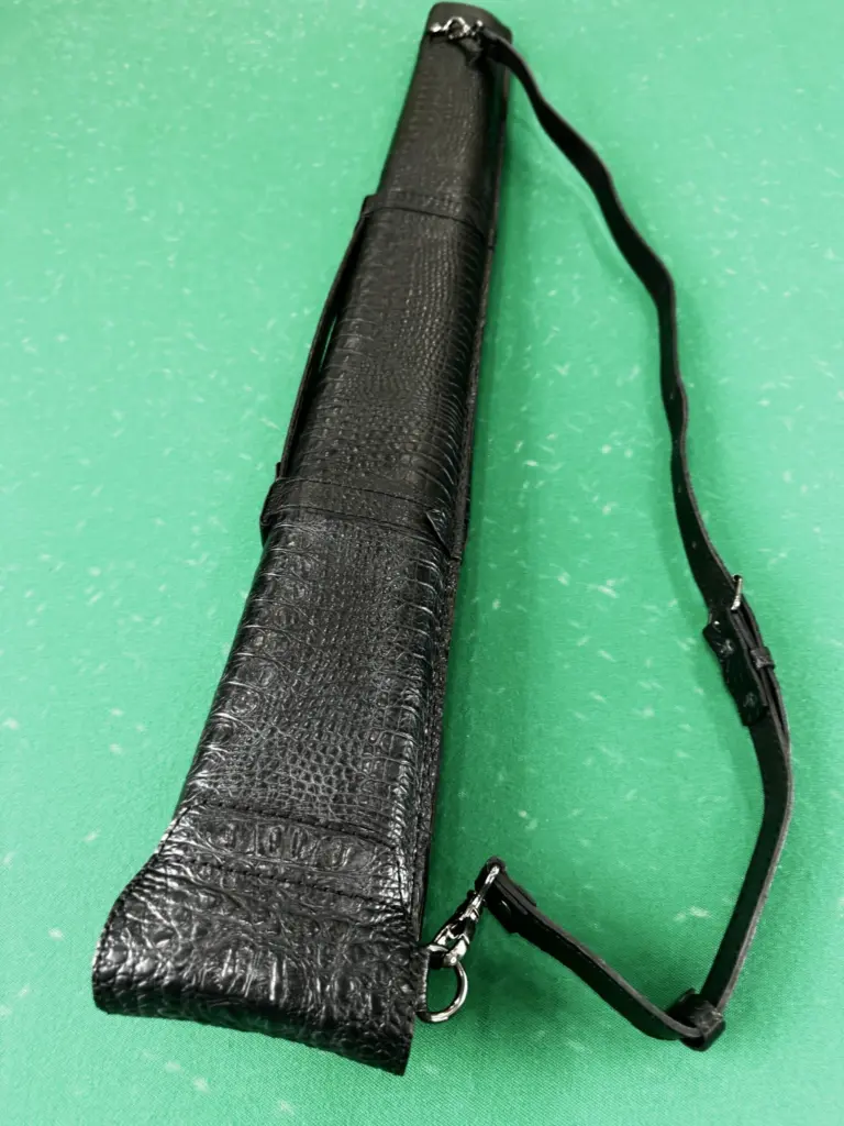 Колчан-для-білярного-кія-класик-черний-кожаний-крокодил-3-луска