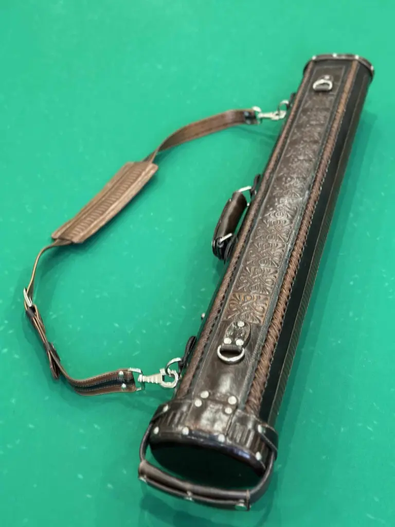 tubus-eksklyuzivnyj-ruchnaya-rabota-erofeya-evladina-korichnevyj-025-na-dva-kiya-4-scaled