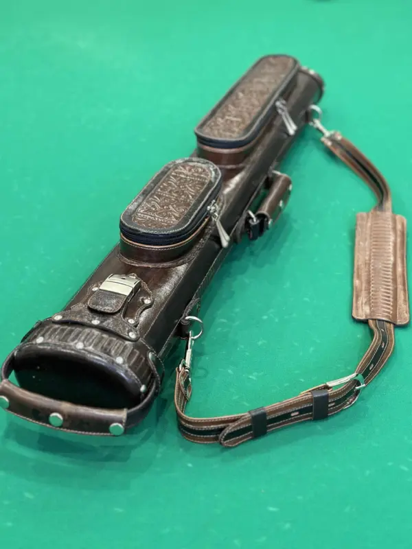 Тубус эксклюзивный ручная работа Ерофея Евладина коричневый 025 на два кия|Тубус эксклюзивный ручная работа Ерофея Евладина коричневый 025 на два кия (2)|Тубус эксклюзивный ручная работа Ерофея Евладина коричневый 025 на два кия (3)|Тубус эксклюзивный ручная работа Ерофея Евладина коричневый 025 на два кия (4)|Тубус эксклюзивный ручная работа Ерофея Евладина коричневый 025 на два кия (5)|Тубус эксклюзивный ручная работа Ерофея Евладина коричневый 025 на два кия (6)|Тубус эксклюзивный ручная работа Ерофея Евладина коричневый 025 на два кия (7)