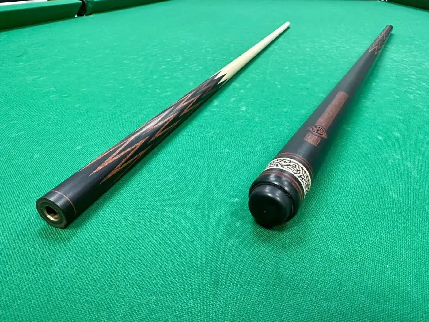 Більярдний кий Корона восьми пір’яна Чорний граб+сатин Корона восьми пір’яна изображение